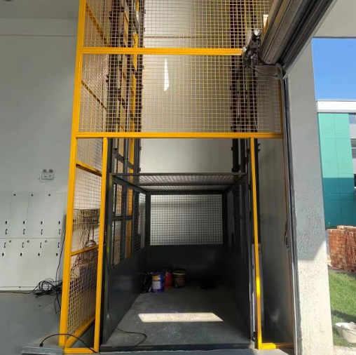 吉安导轨式升降机助力物流园破解运输难题